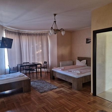 קלוז'-נאפוקה Bigcitty Rooms מראה חיצוני תמונה