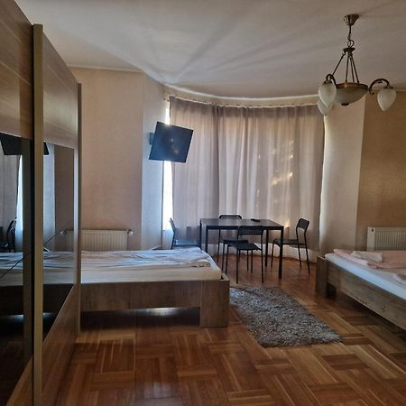 קלוז'-נאפוקה Bigcitty Rooms מראה חיצוני תמונה