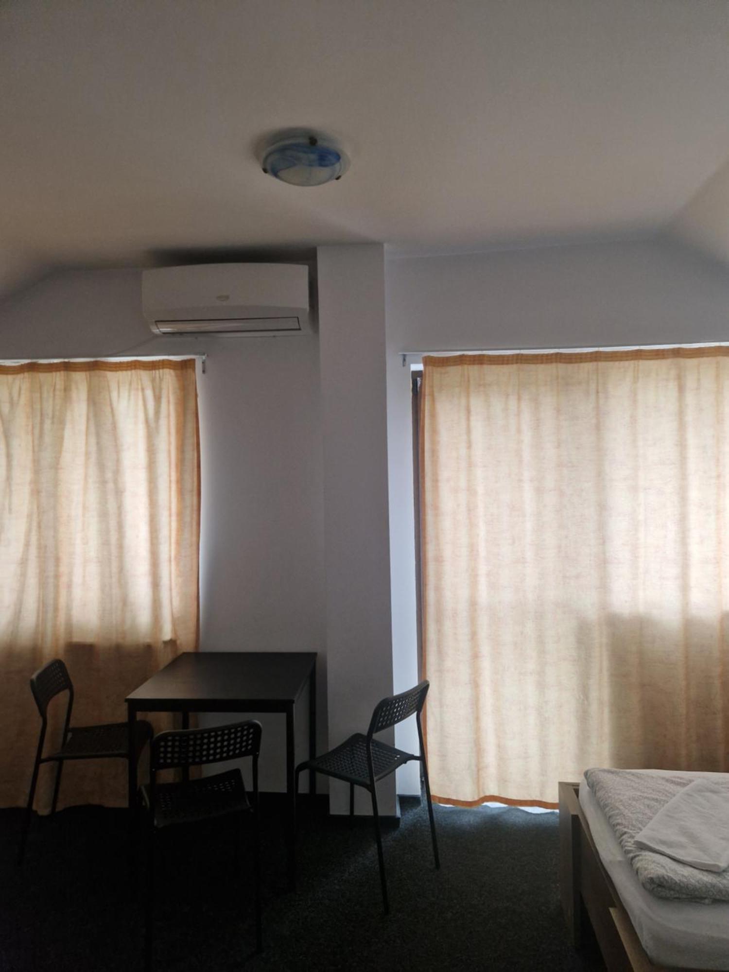 קלוז'-נאפוקה Bigcitty Rooms חדר תמונה