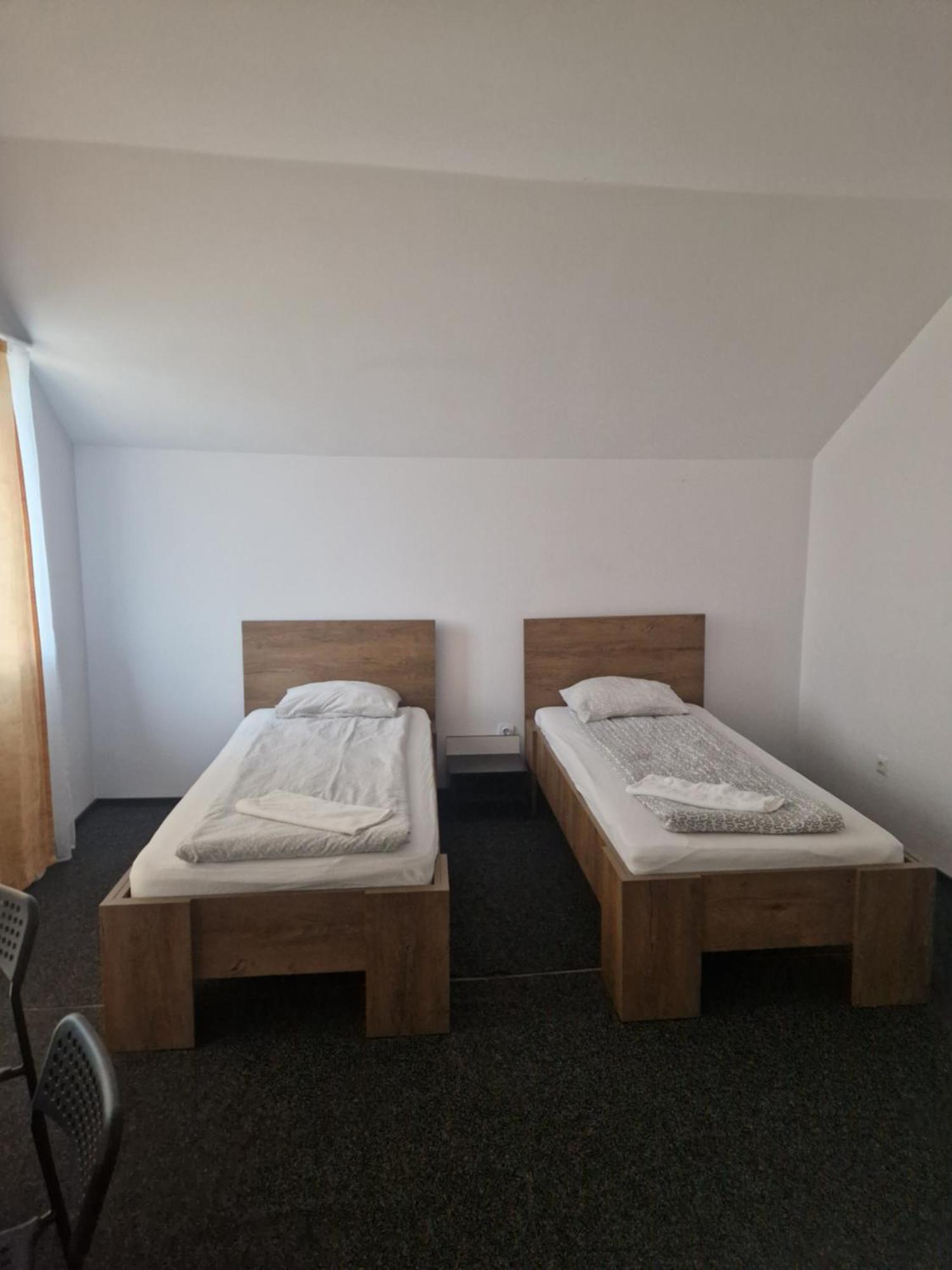 קלוז'-נאפוקה Bigcitty Rooms חדר תמונה